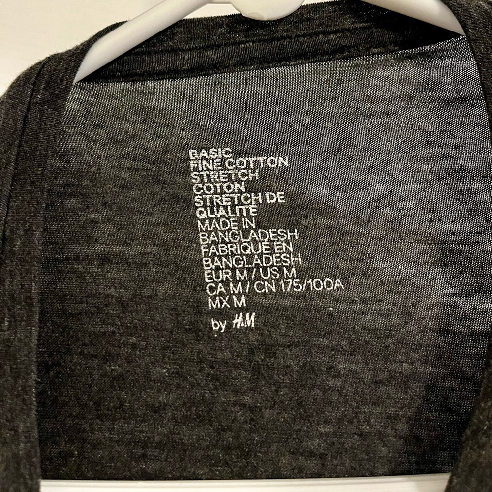 H&M Basic Longsleeve - Picture 2 of 2